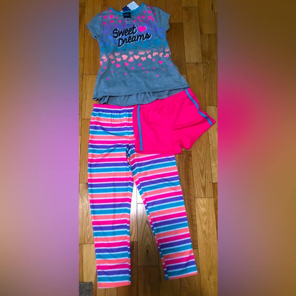 Girls pajama set with capri pants and shorts!